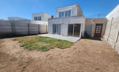 Acogedora Casa en Condominio Ecoterraneo Til Til