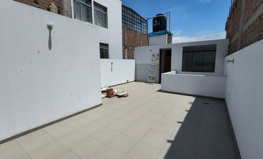 VENDO LINDA CASA EN ALTOS DEL VALLE MOCHE (ALORA)