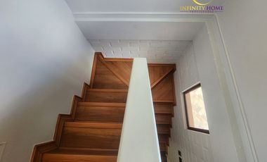 Espectacular Casa  en Alto el Manzano Til-Til.