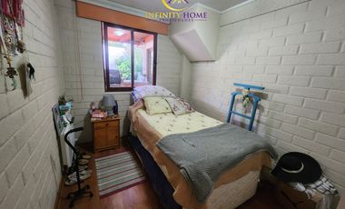 Espectacular Casa  en Alto el Manzano Til-Til.