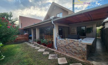 Espectacular Casa  en Alto el Manzano Til-Til.