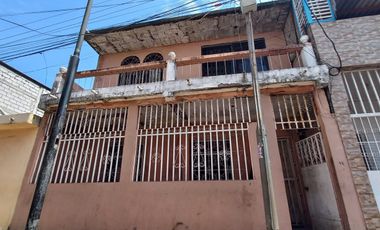 VENTA DE CASA DE 3 NIVELES CON TERRAZA EN FLORESTA 1. SUR DE GUAYAQUIL