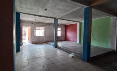 VENTA DE CASA DE 3 NIVELES CON TERRAZA EN FLORESTA 1. SUR DE GUAYAQUIL