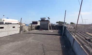 VENTA DE CASA DE 3 NIVELES CON TERRAZA EN FLORESTA 1. SUR DE GUAYAQUIL