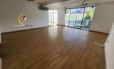 Hermosa Casa con Piscina en Alto el Manzano Til-Til.