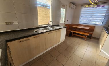 Hermosa Casa con Piscina en Alto el Manzano Til-Til.