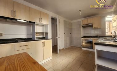 Hermosa Casa con Piscina en Alto el Manzano Til-Til.