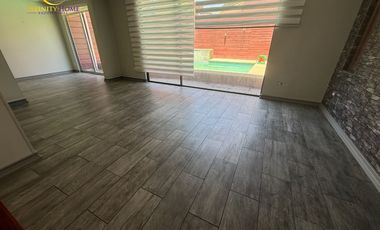 Amplia y Hermosa Casa con Piscina Alto el Manzano Til-Til.