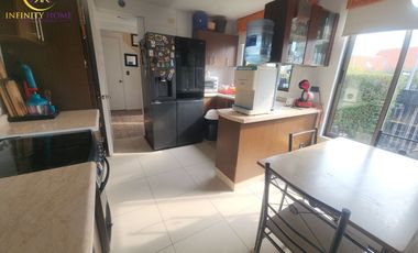Gran Casa Modelo Gala con Piscina Alto el Manzano Til-Til.