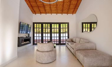 TE ALQUILO LINDA FINCA LOS NARANJOS LLAMANOS AL3219282302 ESCLUISVAS INSTALACIONES TE ESPERAMOS.