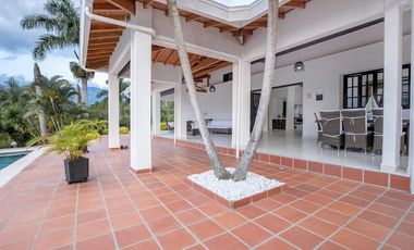TE ALQUILO LINDA FINCA LOS NARANJOS LLAMANOS AL3219282302 ESCLUISVAS INSTALACIONES TE ESPERAMOS.