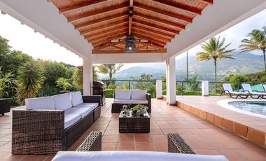 TE ALQUILO LINDA FINCA LOS NARANJOS LLAMANOS AL3219282302 ESCLUISVAS INSTALACIONES TE ESPERAMOS.