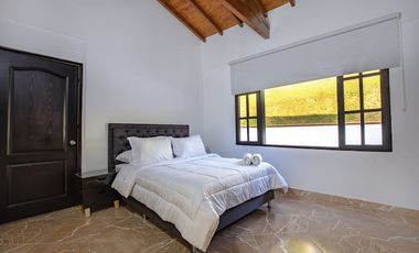TE ALQUILO LINDA FINCA LOS NARANJOS LLAMANOS AL3219282302 ESCLUISVAS INSTALACIONES TE ESPERAMOS.