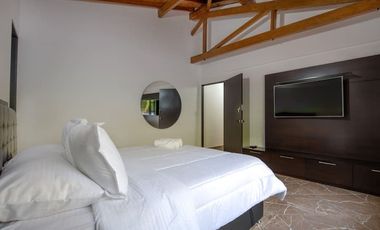 TE ALQUILO LINDA FINCA LOS NARANJOS LLAMANOS AL3219282302 ESCLUISVAS INSTALACIONES TE ESPERAMOS.