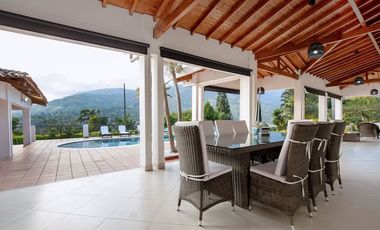 TE ALQUILO LINDA FINCA LOS NARANJOS LLAMANOS AL3219282302 ESCLUISVAS INSTALACIONES TE ESPERAMOS.