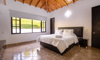 TE ALQUILO LINDA FINCA LOS NARANJOS LLAMANOS AL3219282302 ESCLUISVAS INSTALACIONES TE ESPERAMOS.