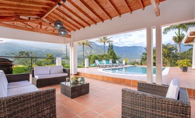 TE ALQUILO LINDA FINCA LOS NARANJOS LLAMANOS AL3219282302 ESCLUISVAS INSTALACIONES TE ESPERAMOS.