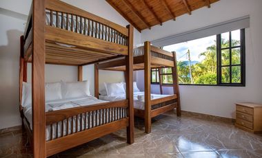 TE ALQUILO LINDA FINCA LOS NARANJOS LLAMANOS AL3219282302 ESCLUISVAS INSTALACIONES TE ESPERAMOS.