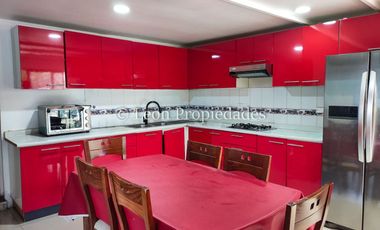 Leon Propiedades vende casa en Curacaví Centro.