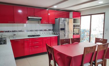 Leon Propiedades vende casa en Curacaví Centro.