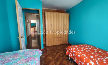 Leon Propiedades vende casa en Curacaví Centro.