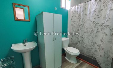 Leon Propiedades vende casa en Curacaví Centro.