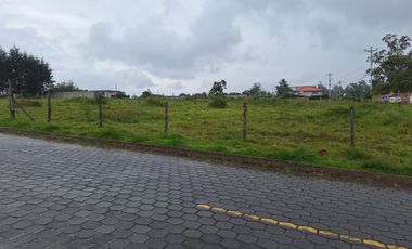 VENTA DOS TERRENOS PIFO, ITULCACHI, ESQUINEROS,  Y PLANOS, 3410M2 Y 2150M2