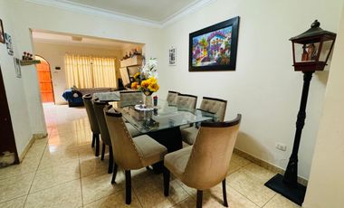 VENTA DE CASA  EN LA PERLA