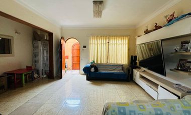 VENTA DE CASA  EN LA PERLA