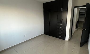 RENTA DE CASA EN PORTON CAÑADA