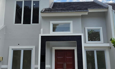 For Sale : Modern Minimalist House Full Renovation Location In Kota Wisata Cibubur. P3.174.12.24 Pr Hj