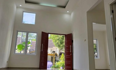 For Sale : Modern Minimalist House Full Renovation Location In Kota Wisata Cibubur. P3.174.12.24 Pr Hj