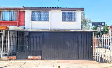 Casa Esq. 150m2 Constr. Regularizada! 4d/2b Ideal Negocio!