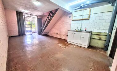 Casa Esq. 150m2 Constr. Regularizada! 4d/2b Ideal Negocio!