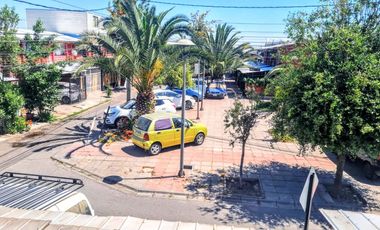 Casa Esq. 150m2 Constr. Regularizada! 4d/2b Ideal Negocio!