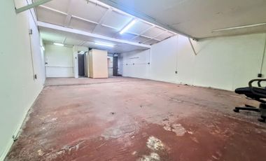 Casa Esq. 150m2 Constr. Regularizada! 4d/2b Ideal Negocio!