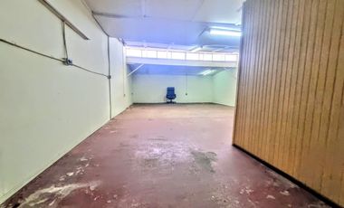 Casa Esq. 150m2 Constr. Regularizada! 4d/2b Ideal Negocio!