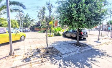 Casa Esq. 150m2 Constr. Regularizada! 4d/2b Ideal Negocio!