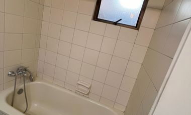 Casa a pasos Municipalidad Peñalolén y principales avenidas