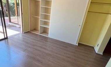 Casa a pasos Municipalidad Peñalolén y principales avenidas