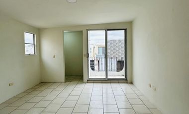 CASA SEMINUEVA , CON ASOMBROSA DISTRIBUCION