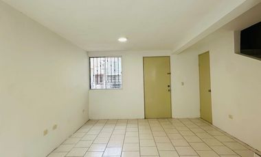 CASA SEMINUEVA , CON ASOMBROSA DISTRIBUCION