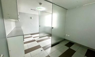 SE VENDE LOCAL ACONDICIONADO PARA CLÍNICA O LABORATORIO
