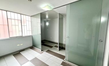SE VENDE LOCAL ACONDICIONADO PARA CLÍNICA O LABORATORIO