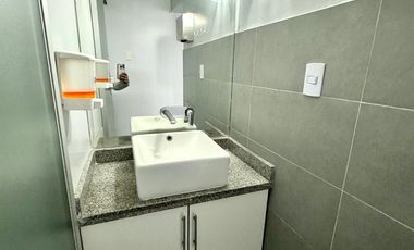 SE VENDE LOCAL ACONDICIONADO PARA CLÍNICA O LABORATORIO