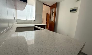 HABITACIONES AMPLIAS EN EXCELENTE FLAT UBICADO EN ZONA RESIDENCIAL CON PARQUES DE CAYMA