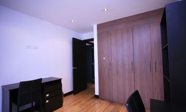 Venta de Hermoso Departamento Amoblado de 3 Dormitorios en La Portugal