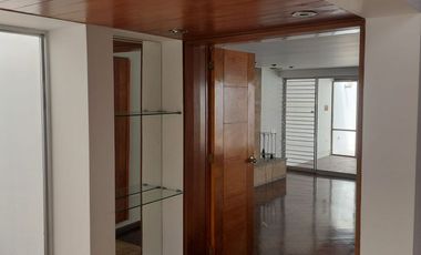 ALQUILO ACOGEDORA Y AMPLIA CASA EN LA AURORA, MIRAFLORES - MUY BIEN MANTENIDA, RECIÉN REMODELADA LA PISCINA