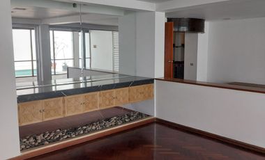 ALQUILO ACOGEDORA Y AMPLIA CASA EN LA AURORA, MIRAFLORES - MUY BIEN MANTENIDA, RECIÉN REMODELADA LA PISCINA