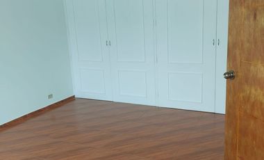 ALQUILO ACOGEDORA Y AMPLIA CASA EN LA AURORA, MIRAFLORES - MUY BIEN MANTENIDA, RECIÉN REMODELADA LA PISCINA